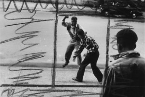 PARKS HARLEM ARGUMENT-lens-gordonparks-slide-Z3YK-mediumThreeByTwo440-v2